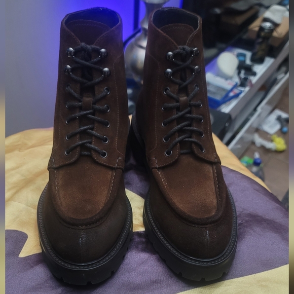 Doucal's 'Commander' Suede Derby Boot - Picture 2 of 11